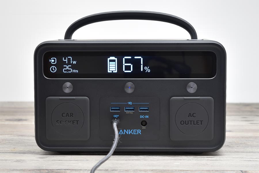 Anker PowerHouse II 400 レビュー】防災の備えに適したソーラー充電